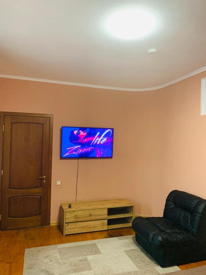 Хостел Friends House โอเดสซา ภายนอก รูปภาพ