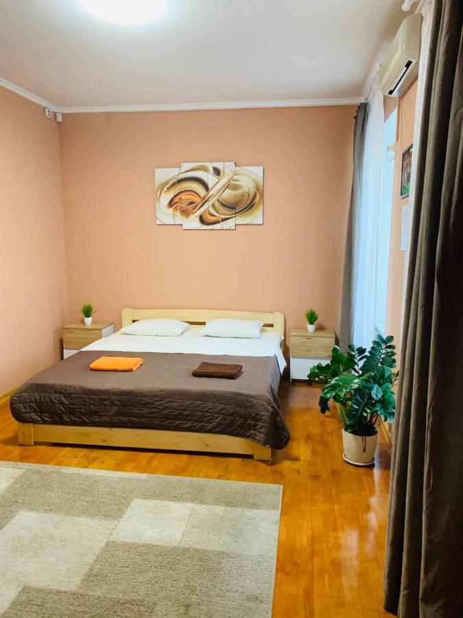 Хостел Friends House โอเดสซา ภายนอก รูปภาพ