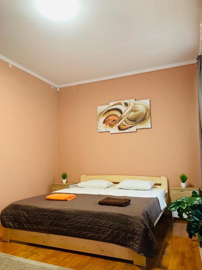 Хостел Friends House โอเดสซา ภายนอก รูปภาพ