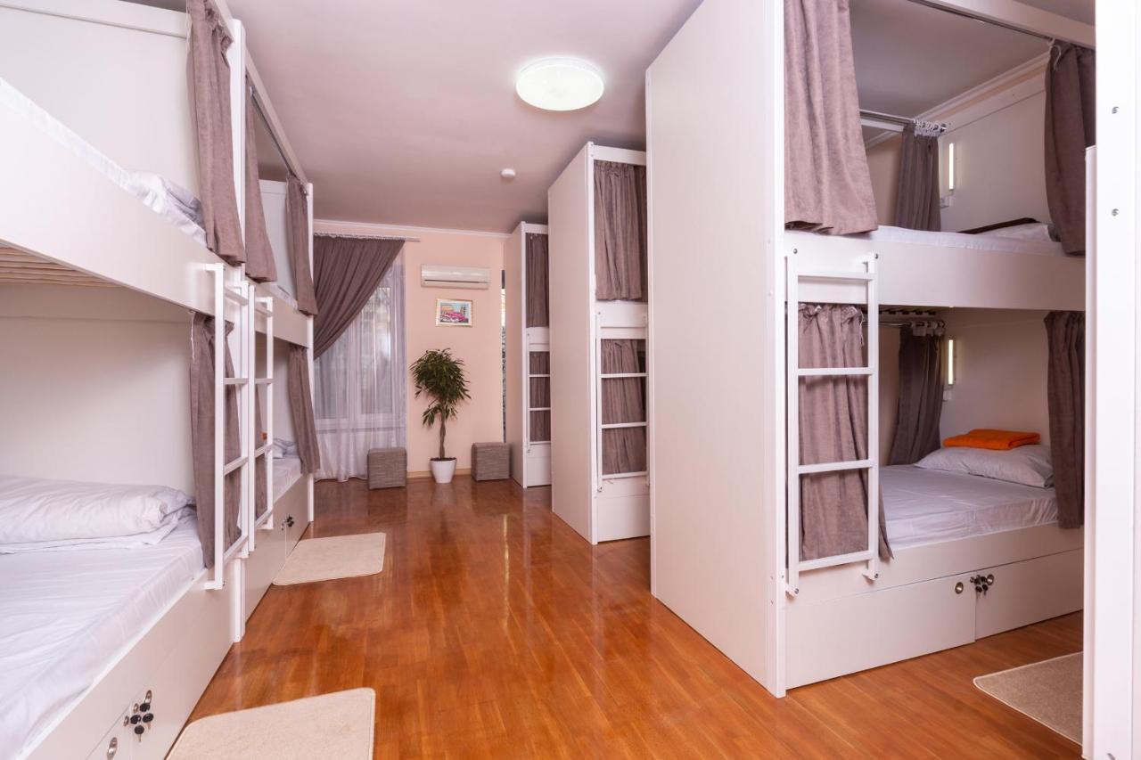 Хостел Friends House โอเดสซา ภายนอก รูปภาพ