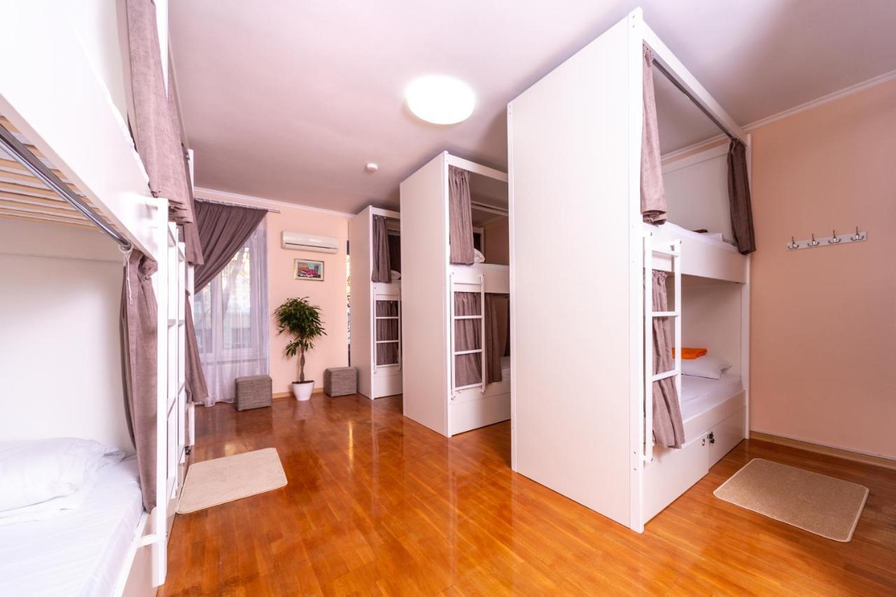 Хостел Friends House โอเดสซา ภายนอก รูปภาพ